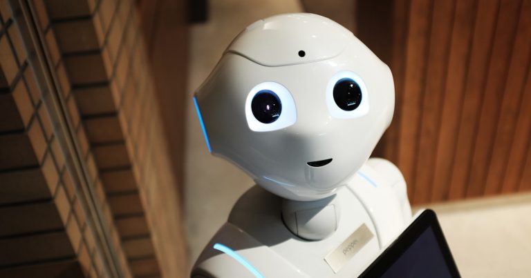 2026 年普通人最值得优先投入的 AI 工具：按场景给你 3 条最短路线